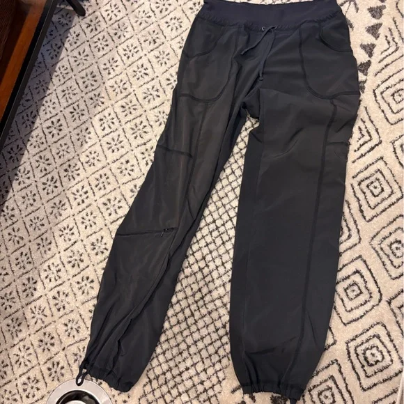 Athleta Men's Black Joggers - Picture 1 of 5